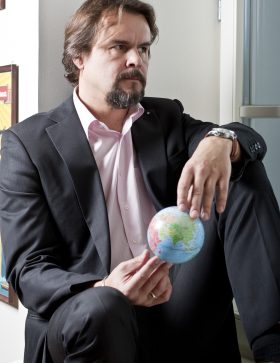 Erik Sakkov