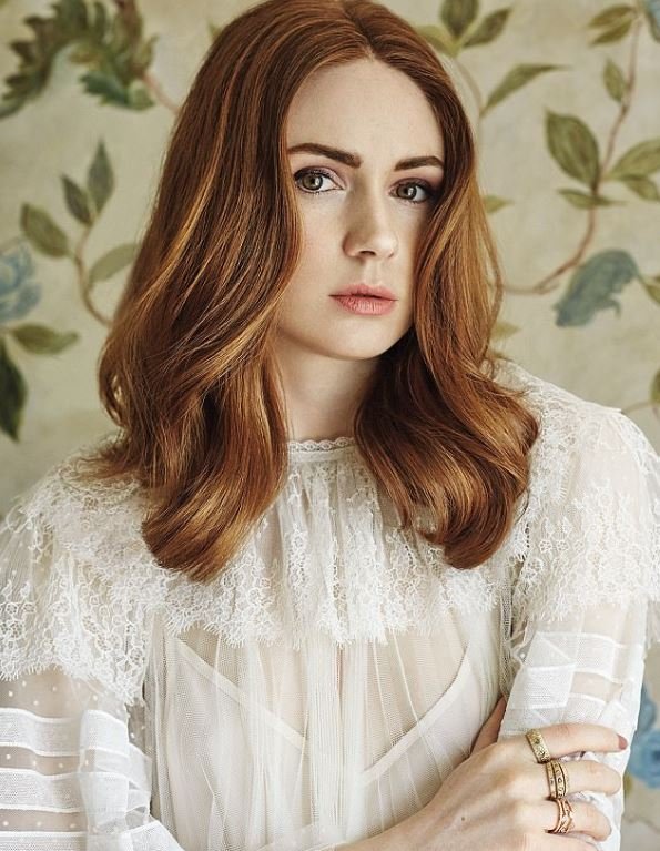 Riley Stearns Sets Sci-Fi Thriller Dual Featuring Karen Gillan vs. Karen  Gillan