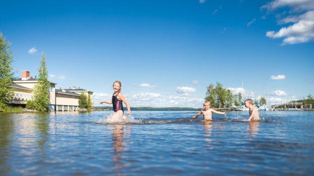 Family Fun at Rauhaniemi Sauna - Laura Vanzo