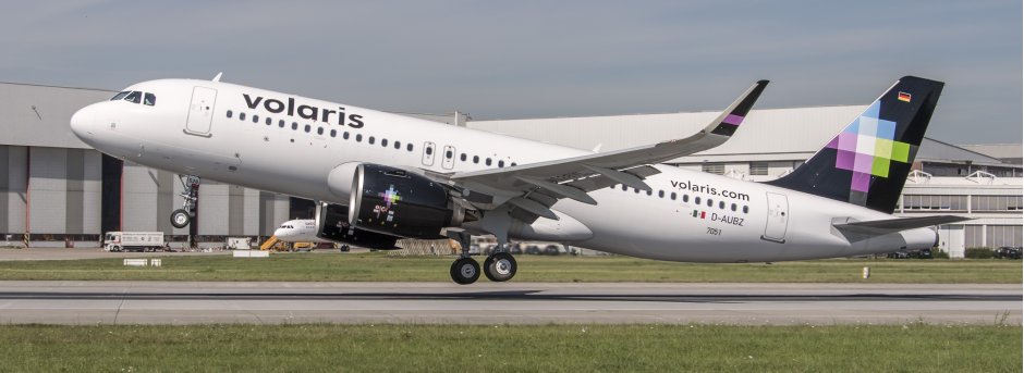 Volaris A320 cropped