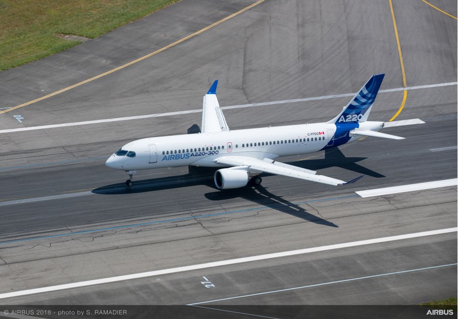 Airbus-A220-300-new-member-of-the-airbus-single-aisle-family-landing-019 (1).jpg