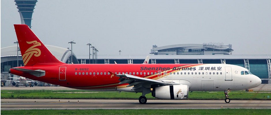 B-6692_-_Shenzhen_Airlines_-_Airbus_A320-232_-_CAN_(8868400230).jpg