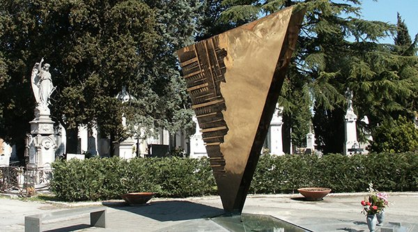 Fellini monument