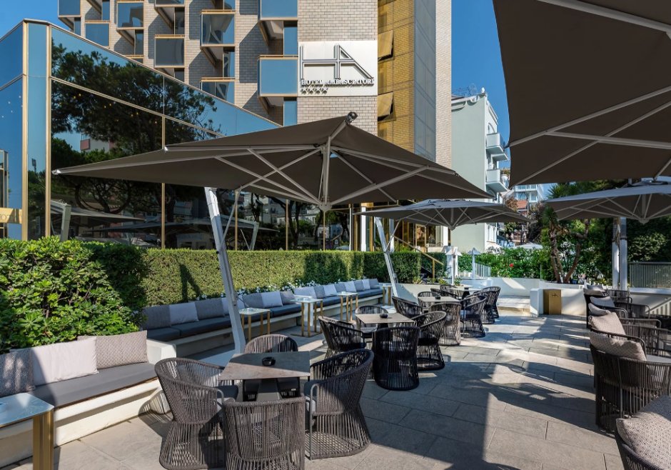 ambas reu26 hotel